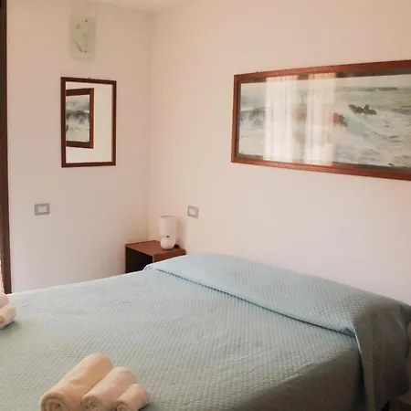 Appartamento Indipendente A Elmas A 5' Aeroporto Apartament