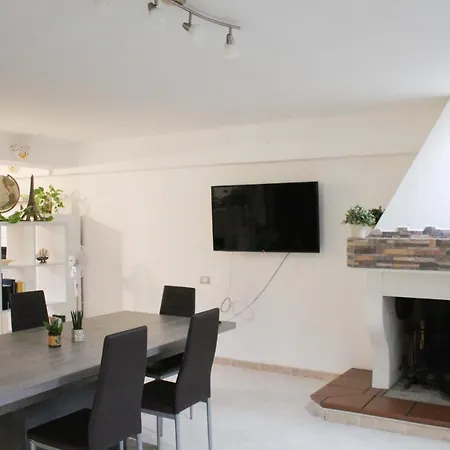 Apartament Appartamento Indipendente A Elmas A 5' Aeroporto Elmas