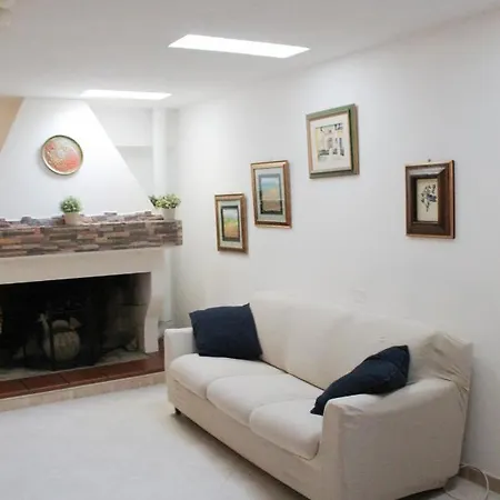 Appartamento Indipendente A Elmas A 5' Aeroporto Apartment *